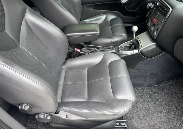 Alfa Romeo GT cena 10900 przebieg: 259000, rok produkcji 2004 z Kutno małe 596